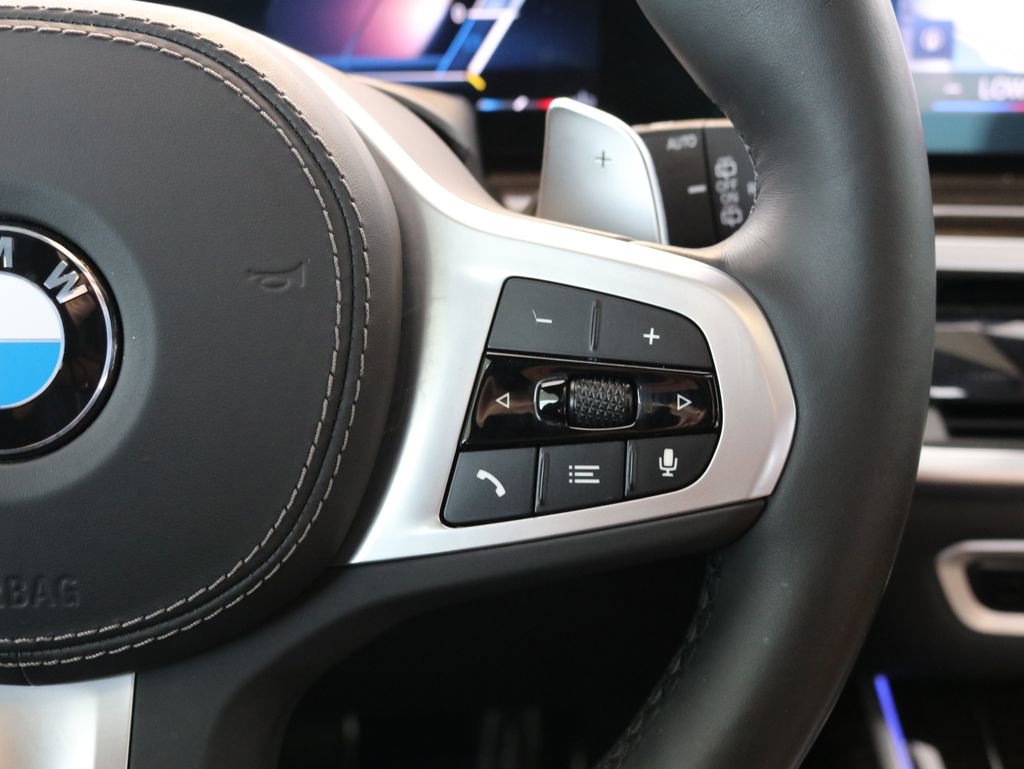 Used 2023 BMW X7 xDrive40i w/ M Sport Package AWD/4WD image 53