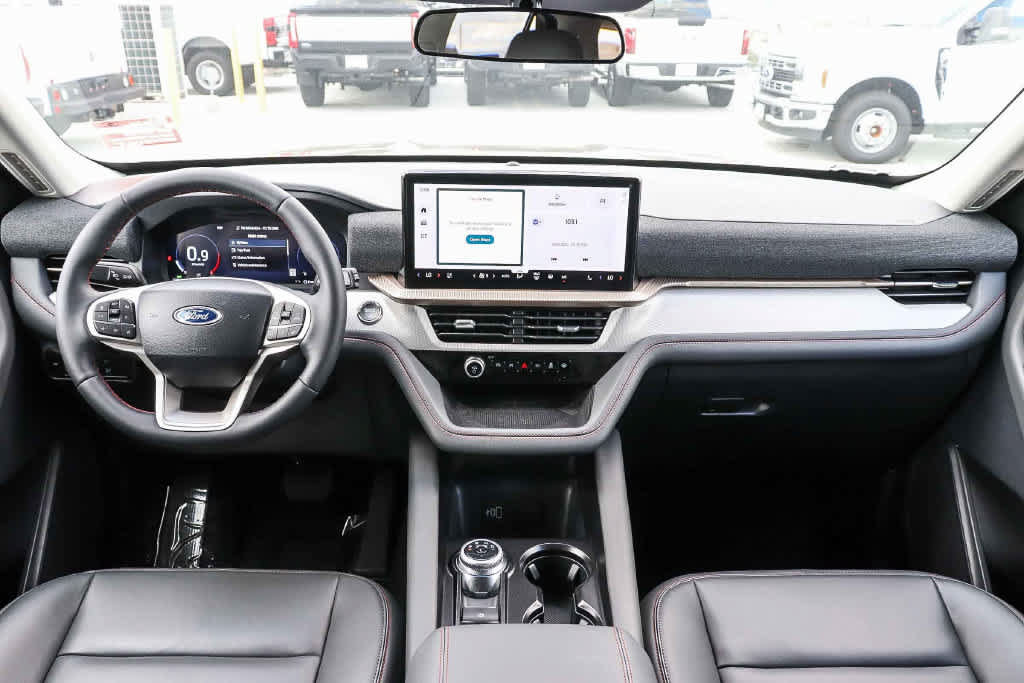 Used 2026 Ford Explorer Active w/ Active Comfort Package RWD image 12