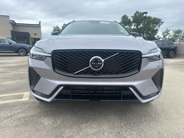 New 2026 Volvo XC60 B5 Plus w/ Climate Package image 2