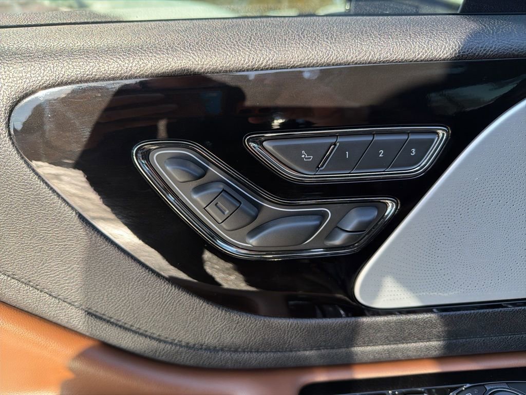 Used 2022 Lincoln Aviator Reserve w/ Equipment Group 201A image 19