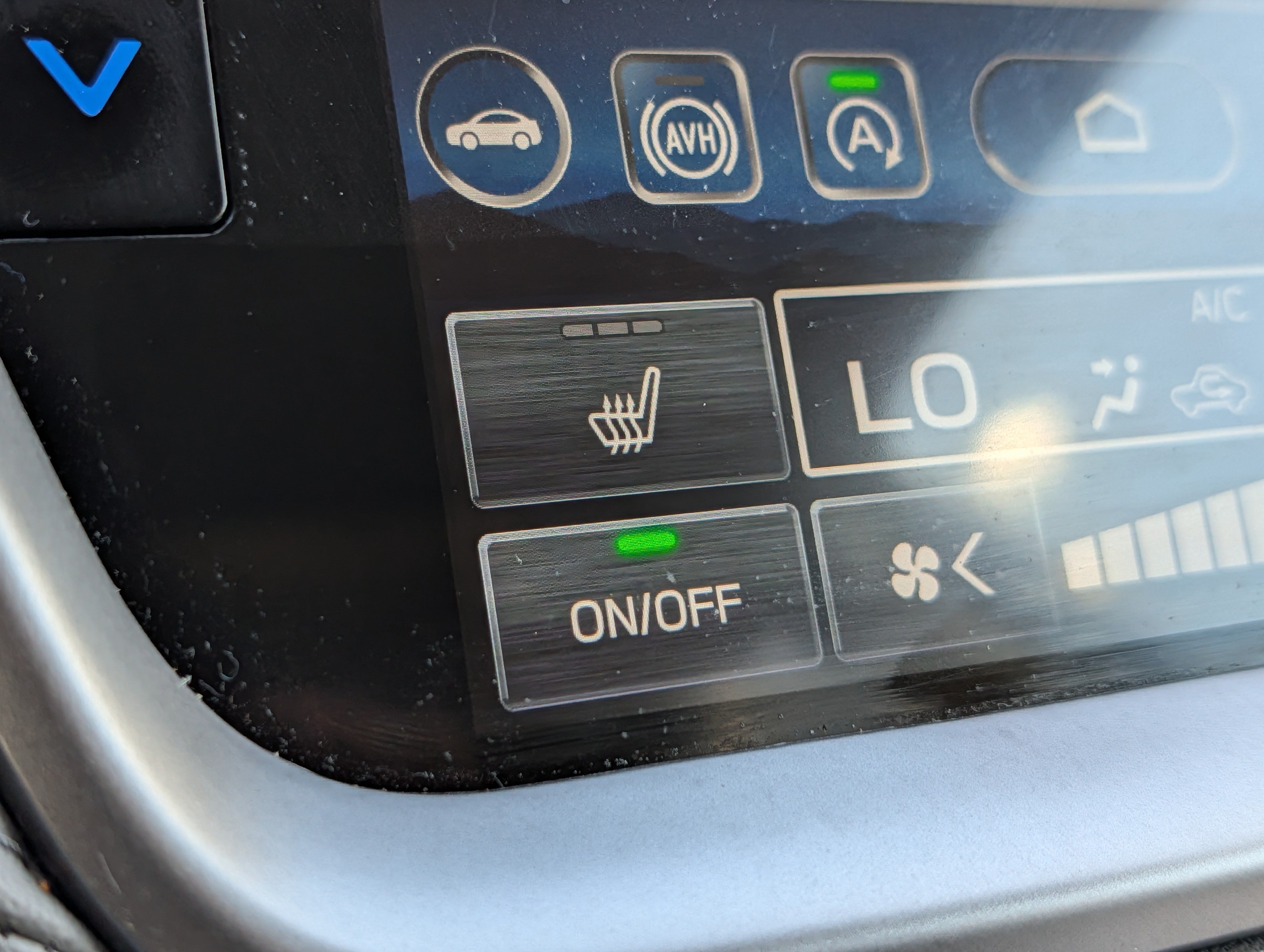 Used 2023 Subaru Outback Premium AWD/4WD image 28