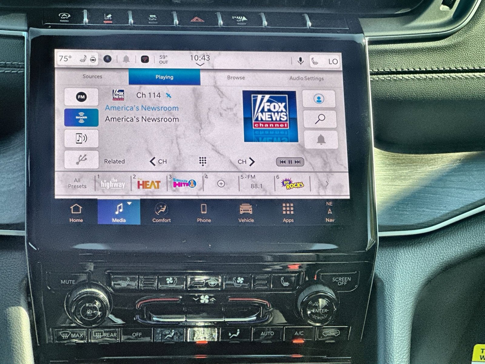 New 2025 Jeep Grand Cherokee Limited w/ Luxury Tech Group II image 18