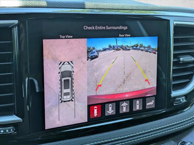 Used 2023 Chrysler Pacifica Limited FWD image 15