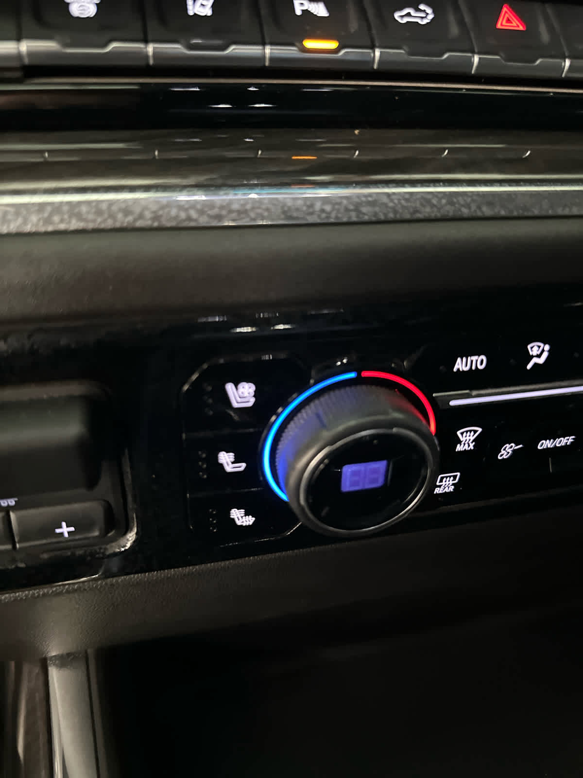 Used 2025 Chevrolet Silverado 3500 LTZ w/ LTZ Convenience Package image 24