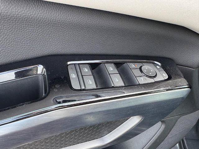 Certified 2026 Nissan Pathfinder SL AWD/4WD image 16