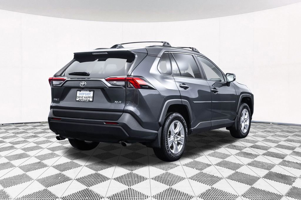 Used 2019 Toyota RAV4 XLE w/ Convenience Package image 9