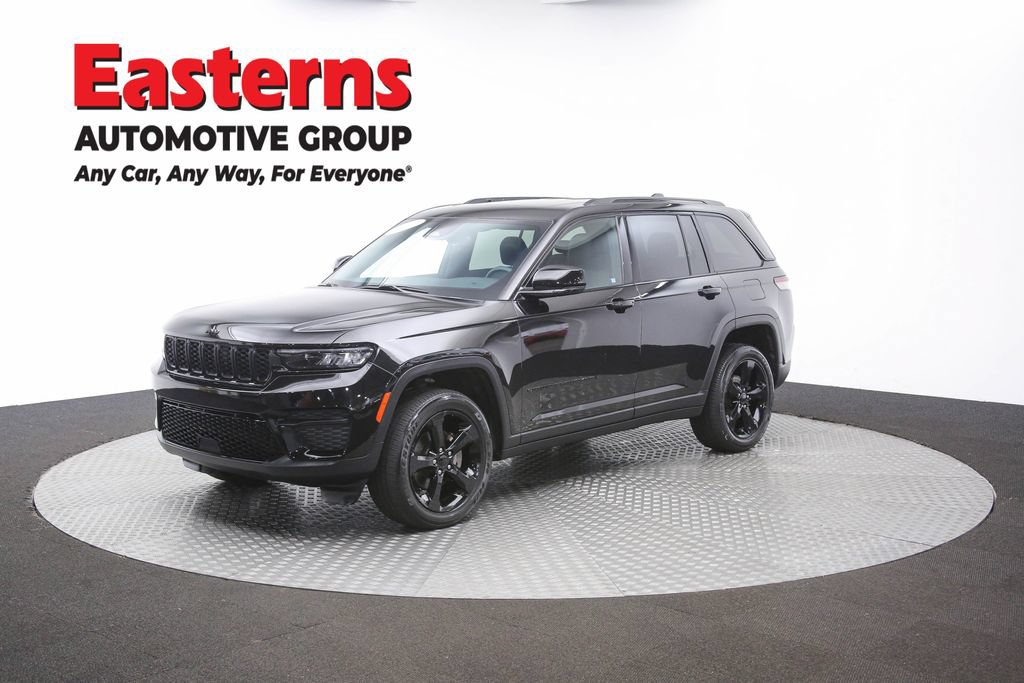 Used 2024 Jeep Grand Cherokee Altitude AWD/4WD image 57