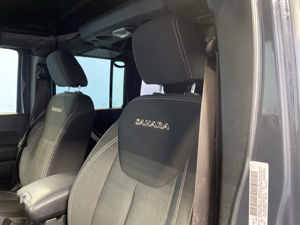 Certified 2017 Jeep Wrangler Unlimited Sahara w/ Connectivity Group AWD/4WD image 10