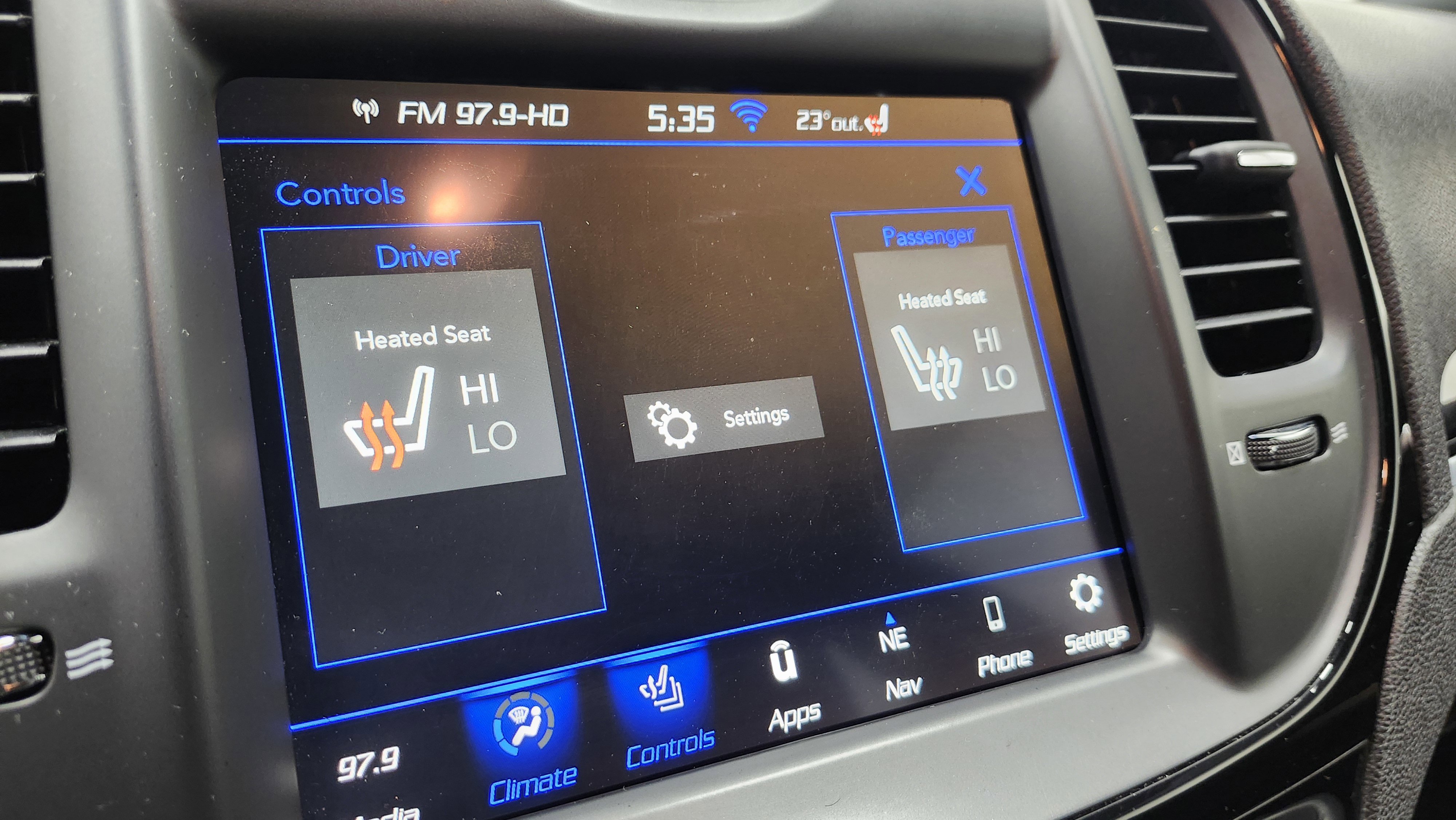 Used 2023 Chrysler 300 S image 8