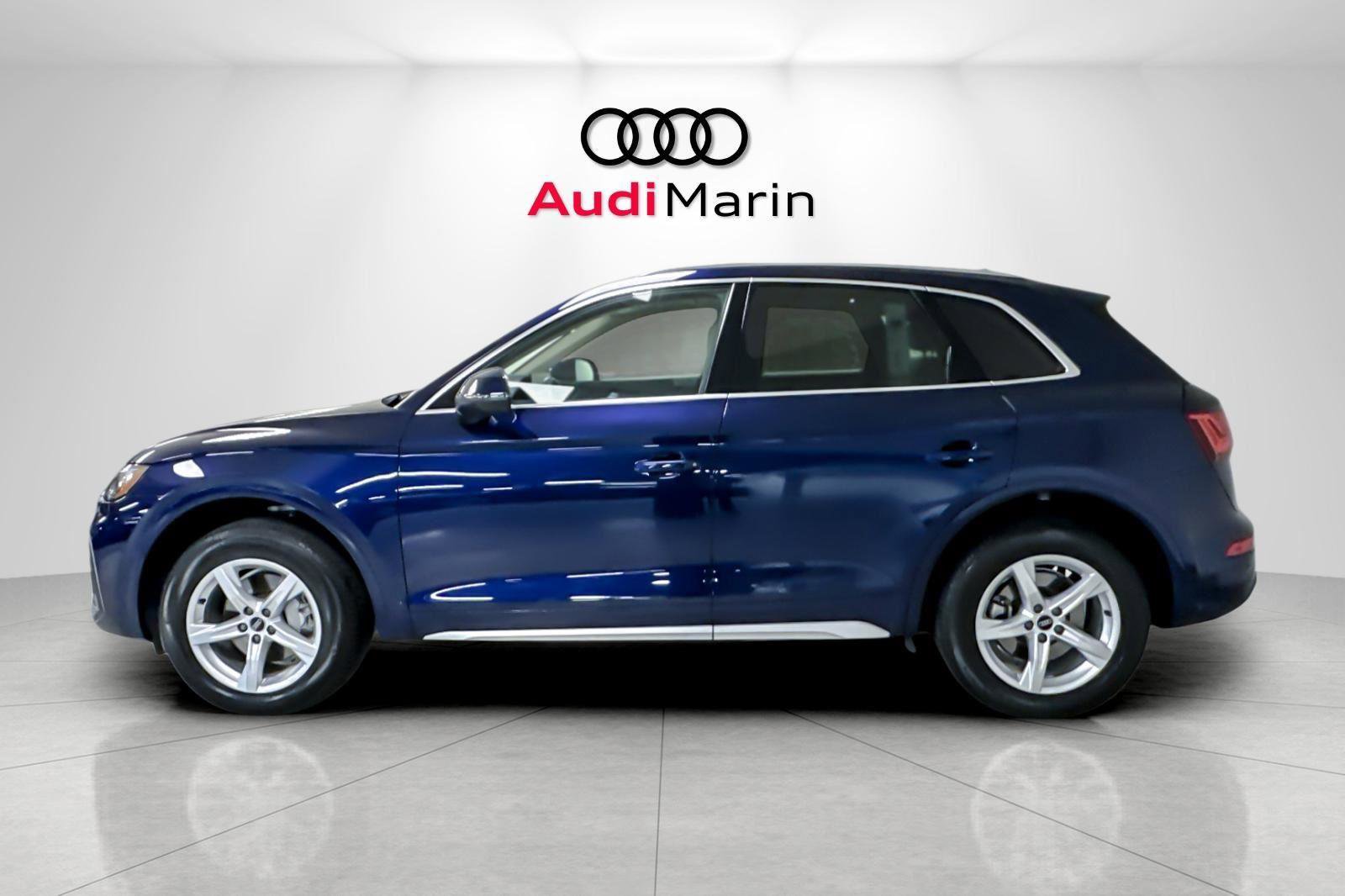 Used 2023 Audi Q5 Premium w/ Convenience Package image 2