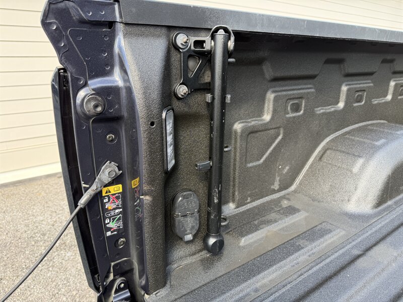 Used 2024 GMC Sierra 2500 AT4 w/ AT4 Preferred Package AWD/4WD image 30