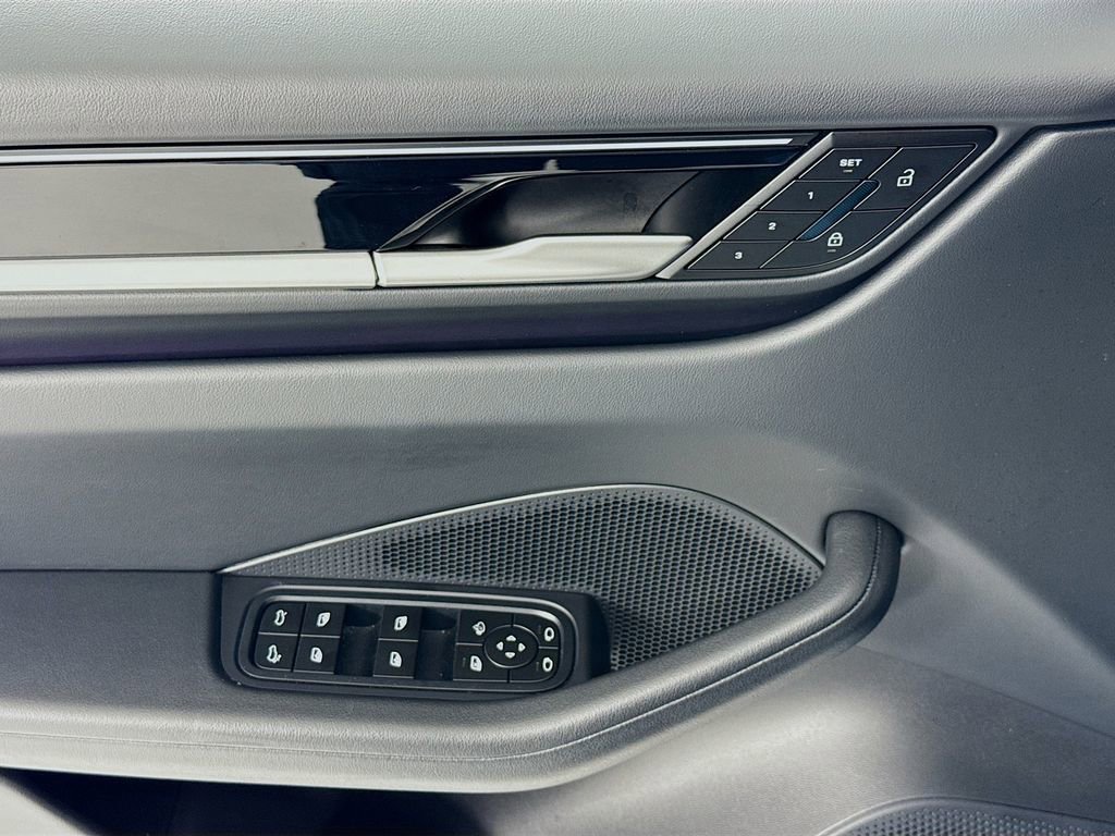 Certified 2024 Porsche Macan 4 Electric image 11