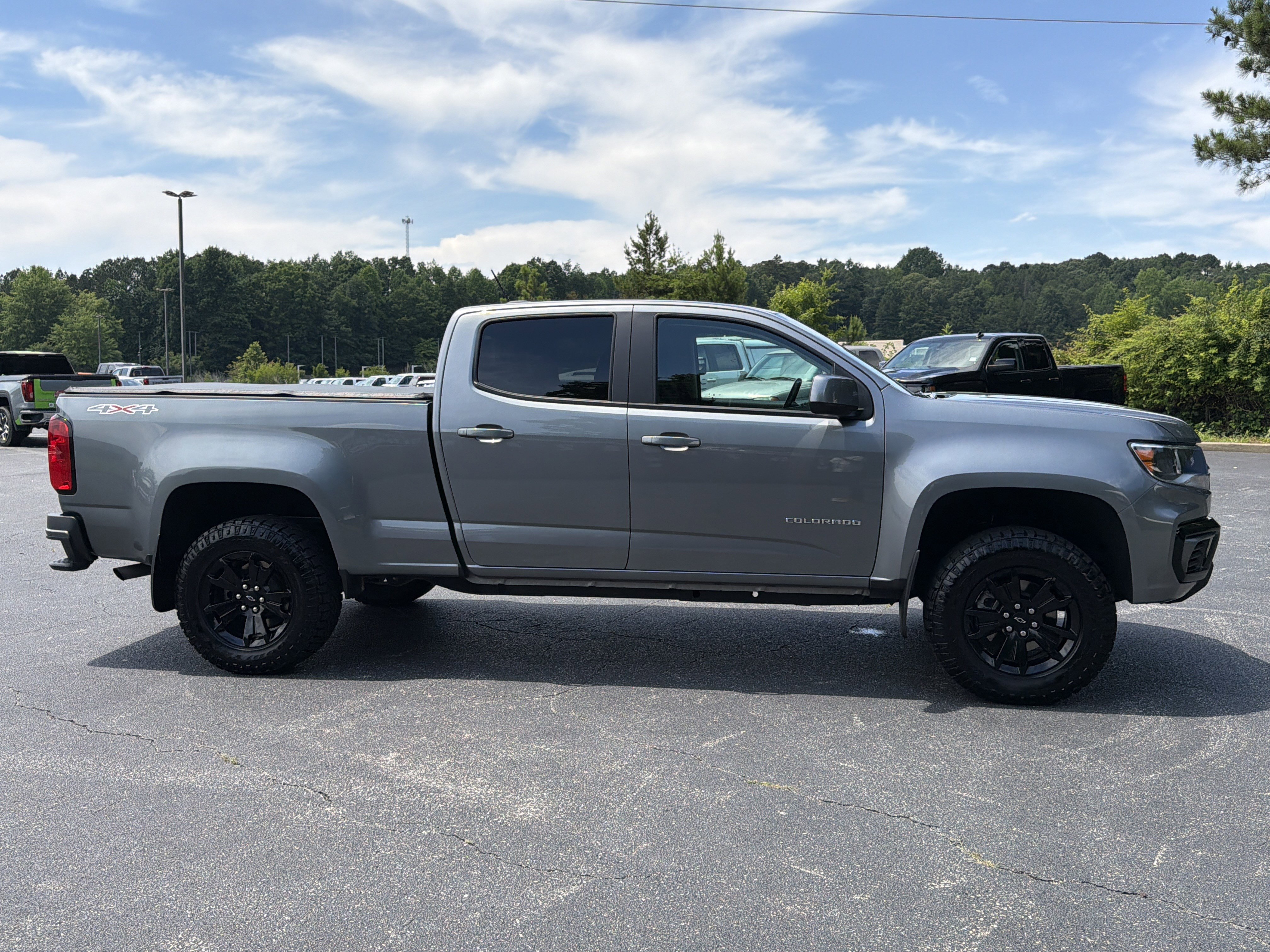 Used 2022 Chevrolet Colorado LT AWD/4WD image 4