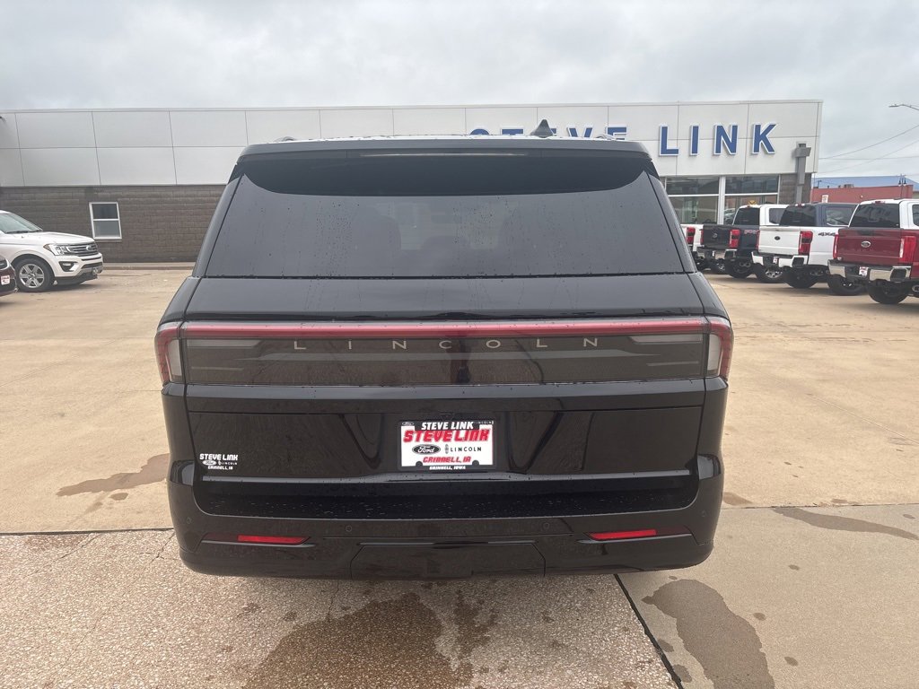 New 2025 Lincoln Navigator Reserve w/ Jet Appearance Package image 7