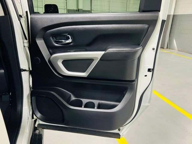 Used 2018 Nissan Titan PRO-4X w/ Pro-4x Convenience Package AWD/4WD image 28