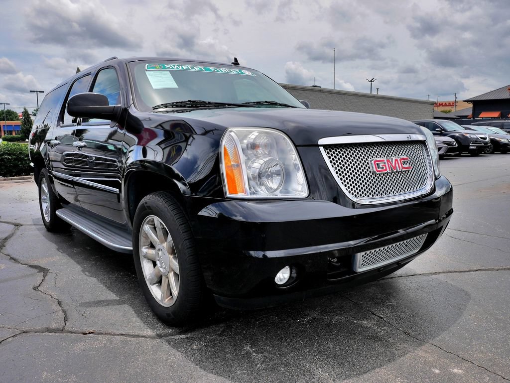 Used 2013 GMC Yukon XL Denali AWD/4WD image 3