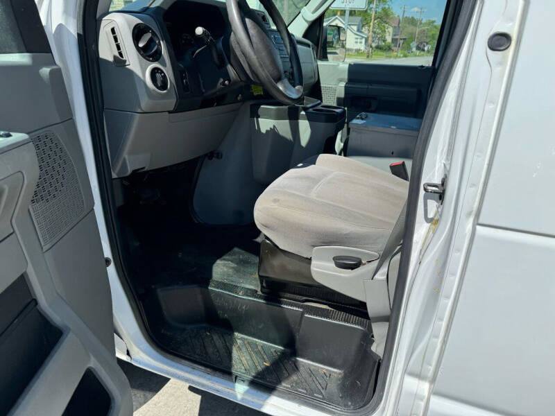 Used 2014 Ford E-250 and Econoline 250 w/ Power Group RWD image 13