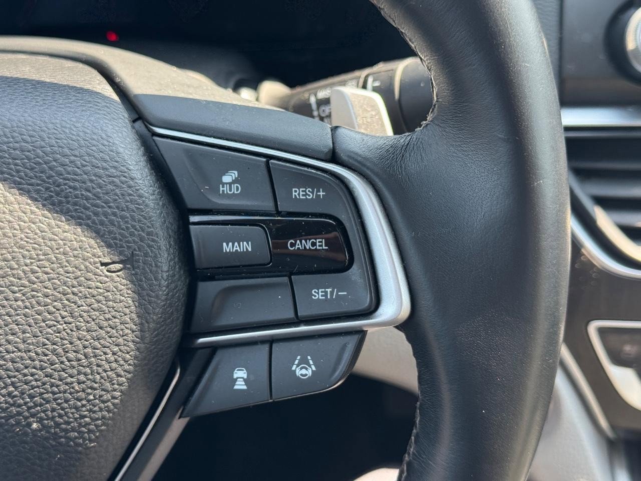 Used 2019 Honda Accord Touring image 31