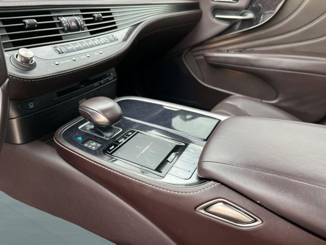 Used 2018 Lexus LS 500 w/ Interior Upgrade Package RWD image 18