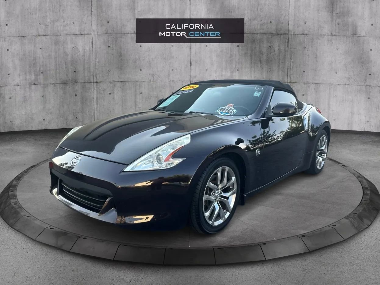 Used 2010 Nissan 370Z Roadster 2D RWD image 3