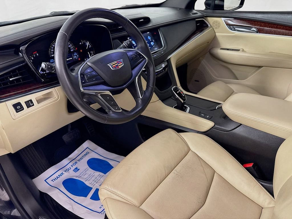Used 2018 Cadillac XT5 Premium Luxury w/ Driver Assist Package FWD image 11
