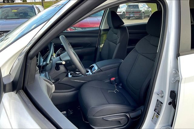Used 2025 Hyundai Tucson SE image 9