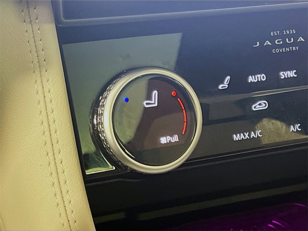 Used 2025 Jaguar F-PACE R-Dynamic S image 21