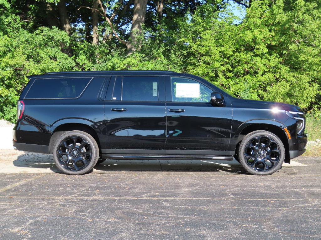 New 2026 Chevrolet Suburban RST AWD/4WD image 2