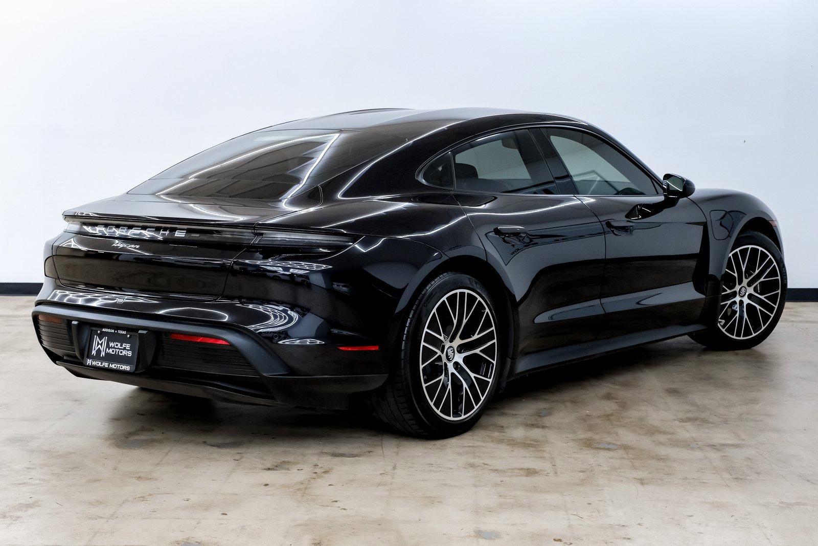 Used 2023 Porsche Taycan image 5