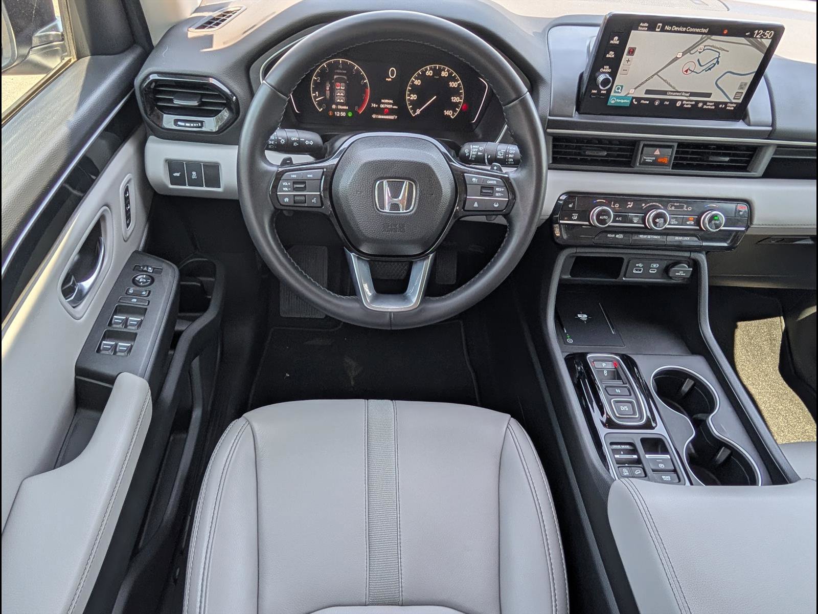 Certified 2025 Honda Pilot Touring image 8