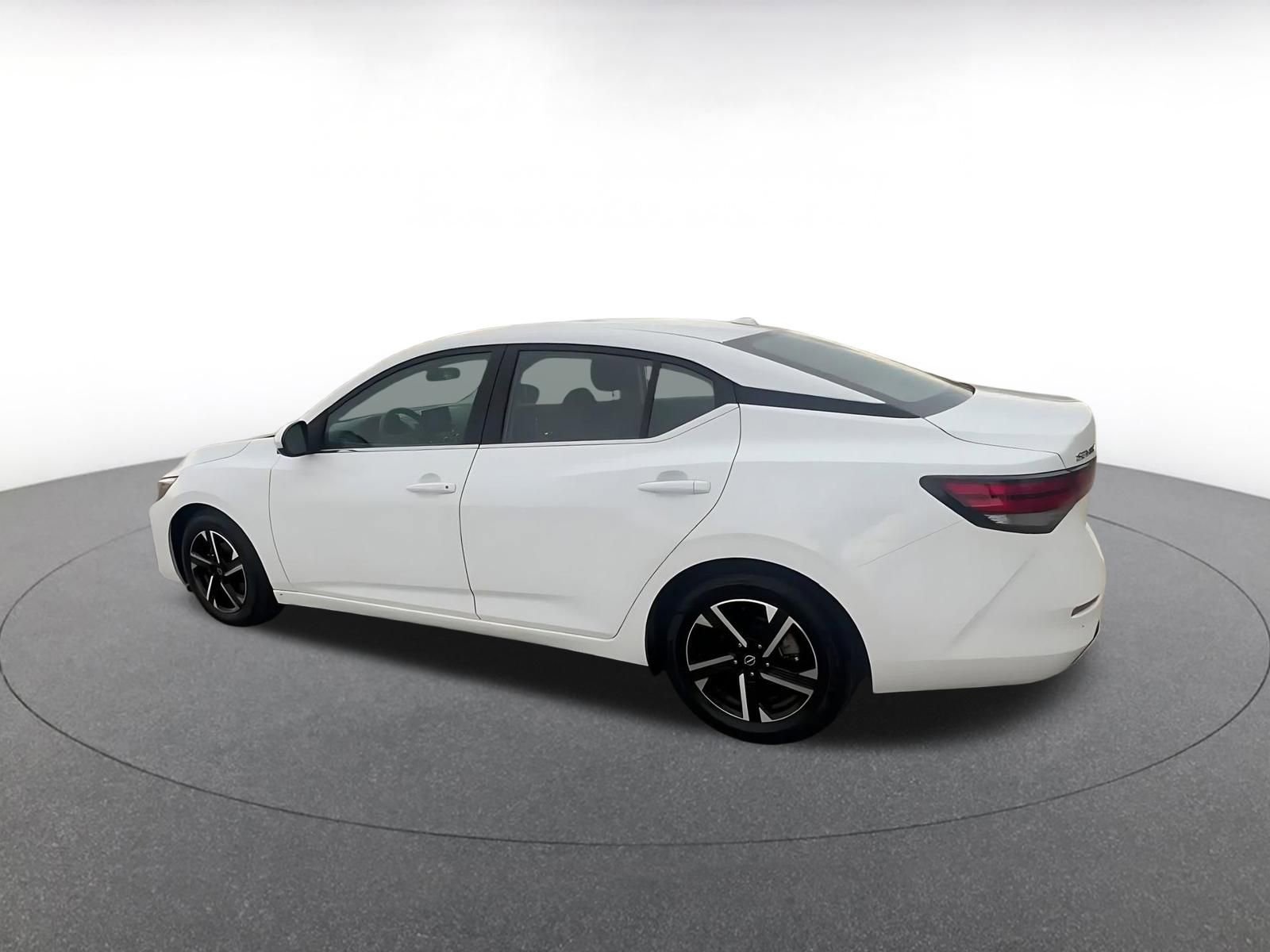 Used 2024 Nissan Sentra SV FWD image 10