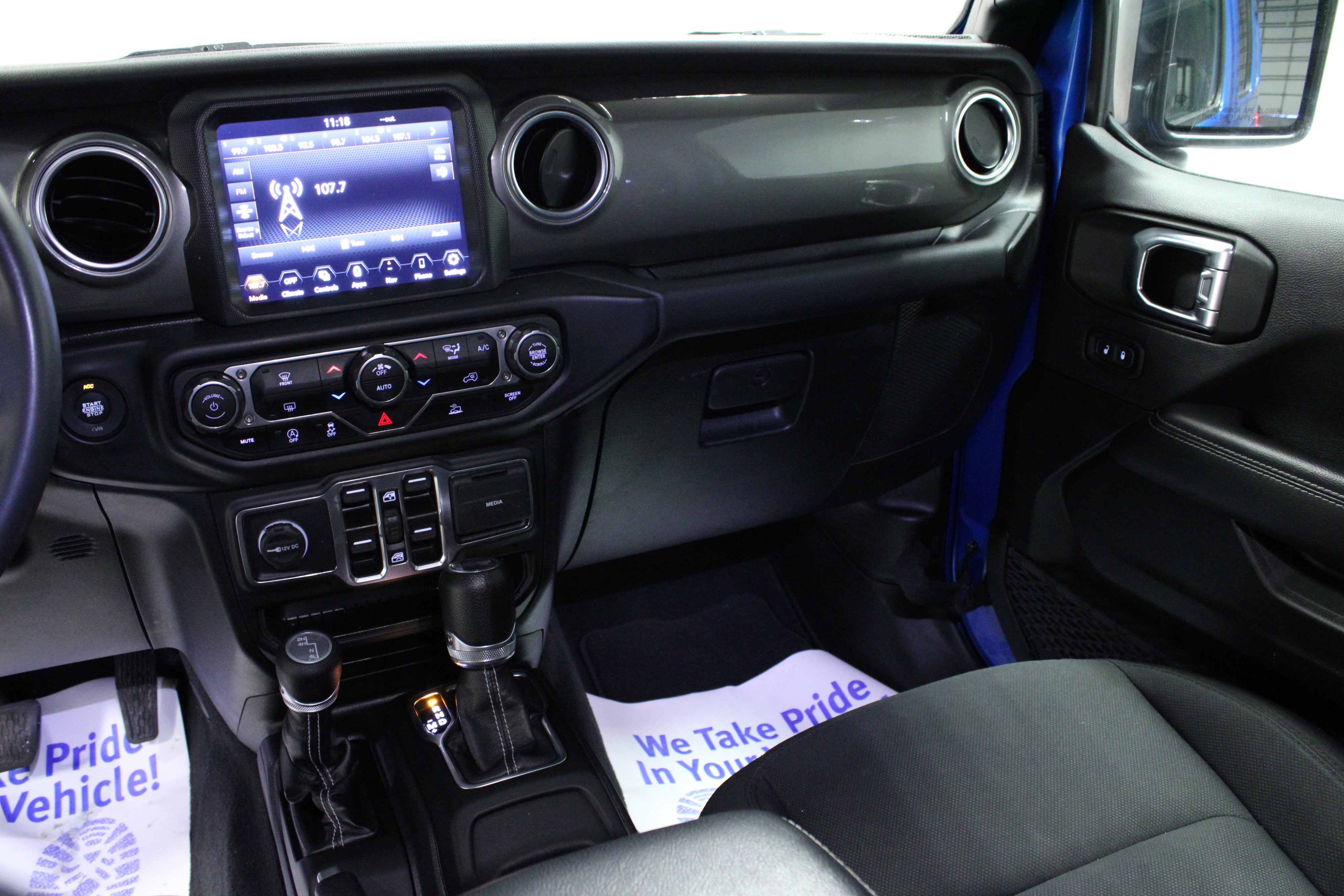 Used 2023 Jeep Wrangler Sahara AWD/4WD image 19