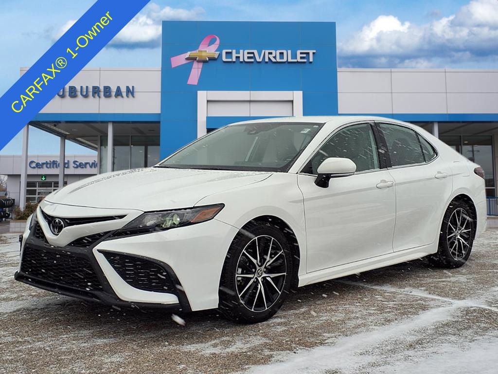 Used 2023 Toyota Camry SE image 1
