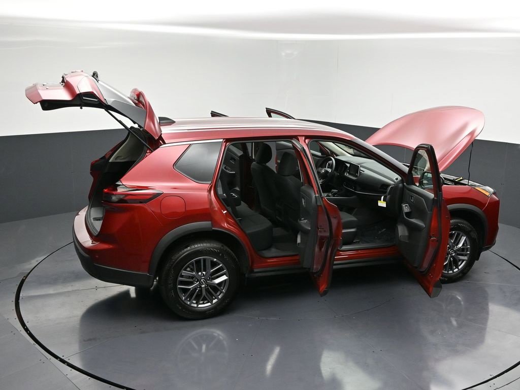 Certified 2025 Nissan Rogue S image 31