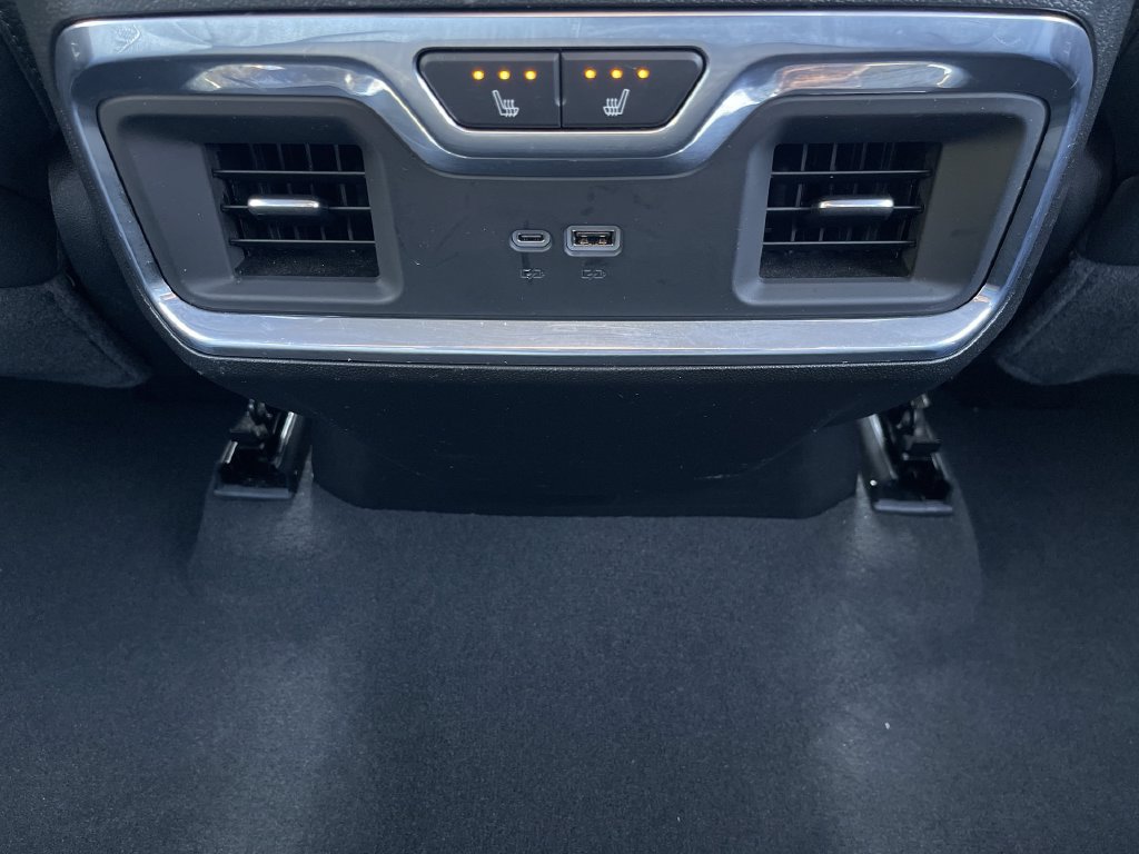Used 2025 GMC Sierra 3500 Denali w/ Technology Package AWD/4WD image 22