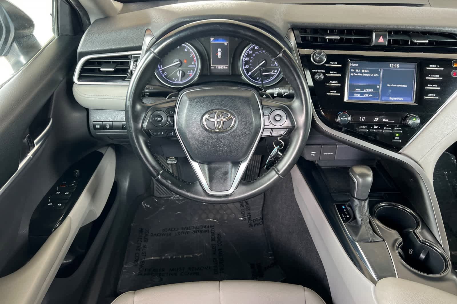 Used 2018 Toyota Camry SE FWD image 14