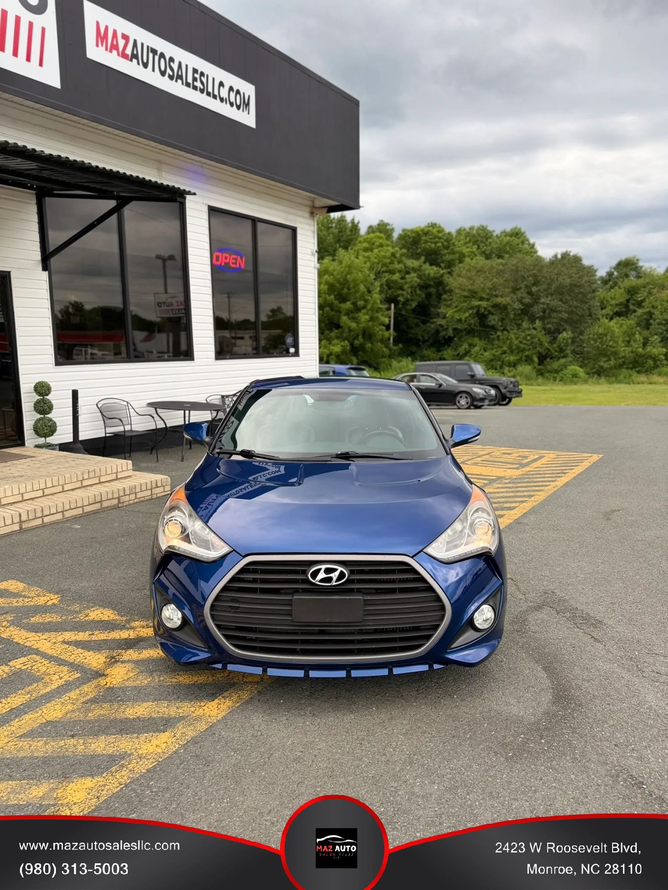 Used 2016 Hyundai Veloster Turbo FWD image 2