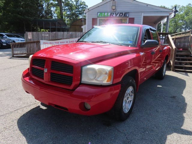 Used 2006 Dodge Dakota SLT w/ Sport Appearance Group AWD/4WD image 2