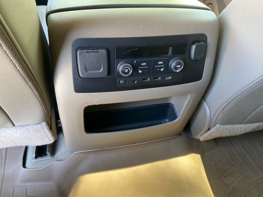 Used 2020 Chevrolet Suburban Premier AWD/4WD image 22