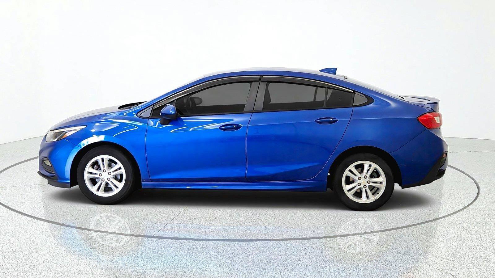 Used 2018 Chevrolet Cruze LT w/ Convenience Package FWD image 5