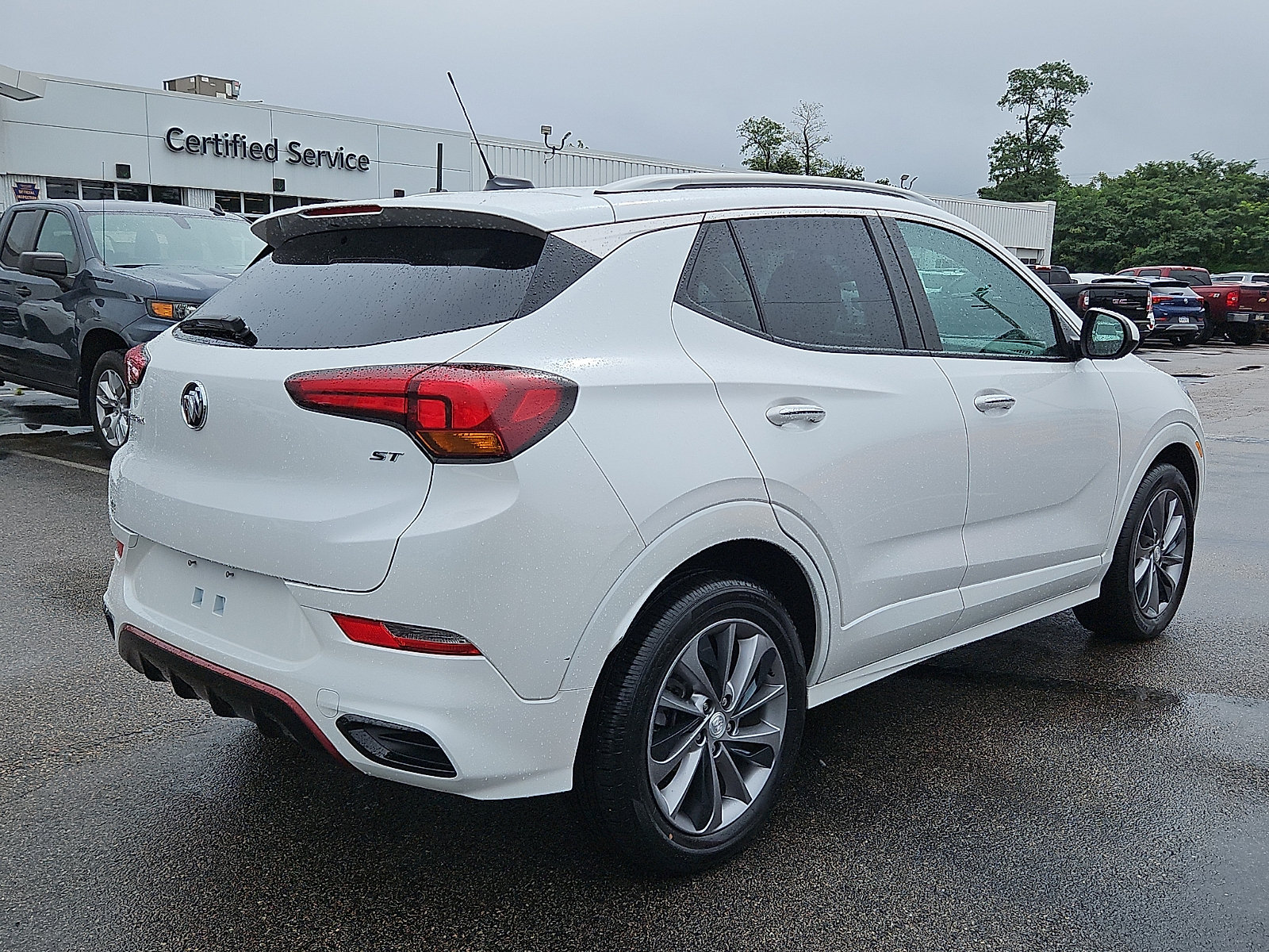 Used 2023 Buick Encore GX Select w/ Sport Touring Package FWD image 6