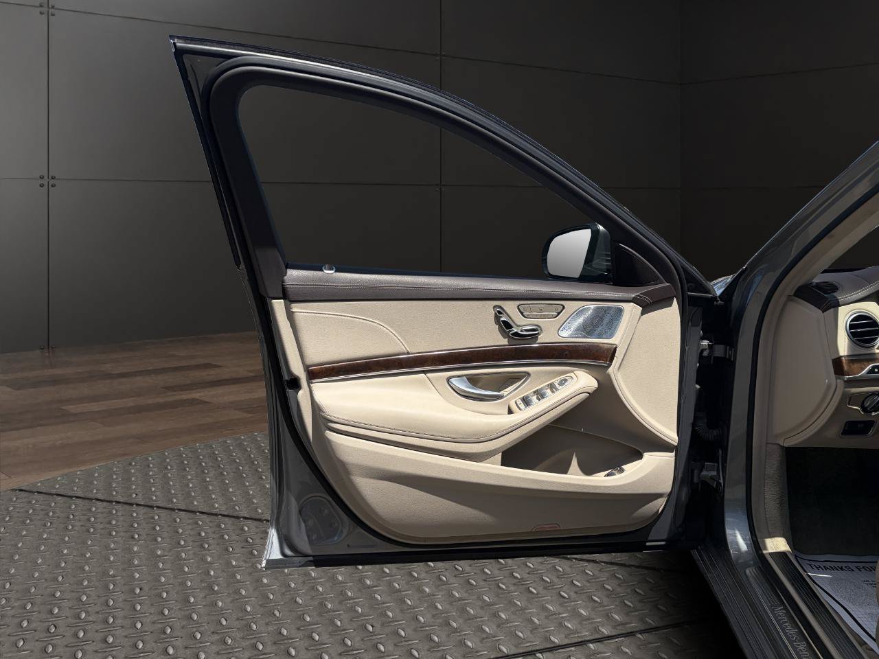 Used 2015 Mercedes-Benz S 550 4MATIC Sedan image 16