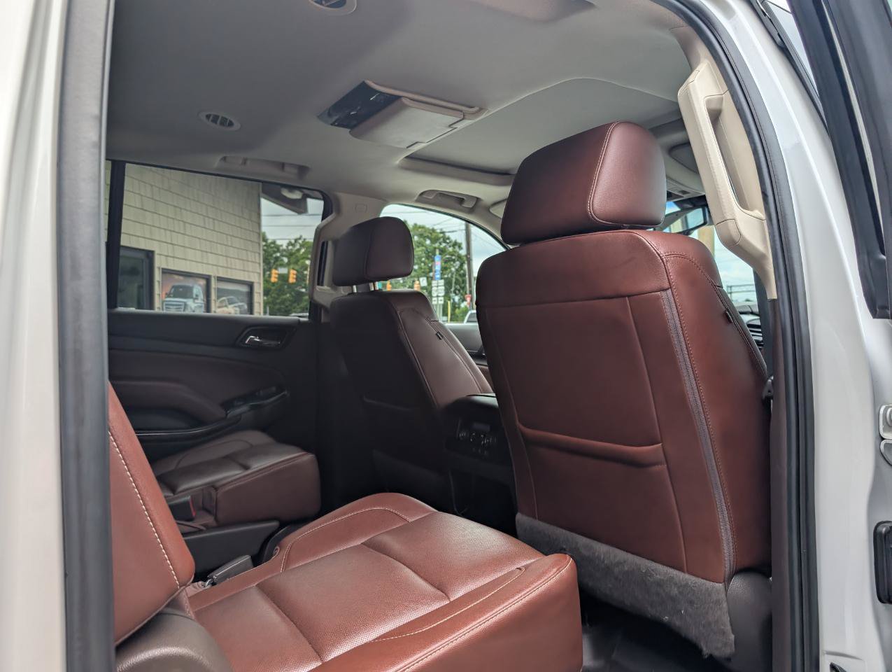 Used 2020 Chevrolet Suburban Premier w/ Premier 6.2L Value Package AWD/4WD image 22