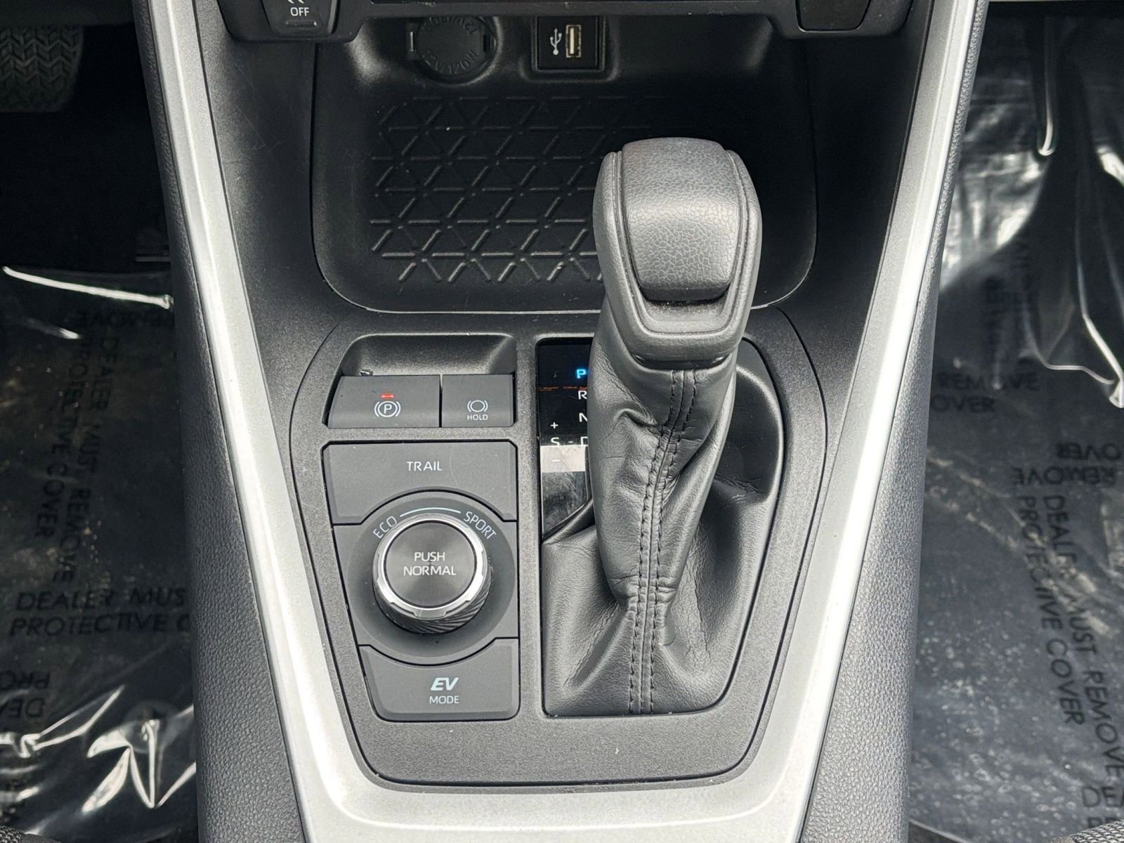 Used 2025 Toyota RAV4 LE image 35