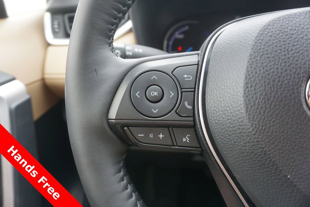 Used 2025 Toyota RAV4 XLE w/ Convenience Package AWD/4WD image 4