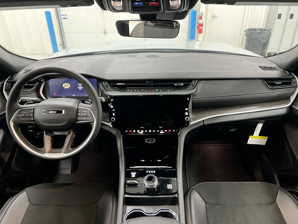 New 2026 Jeep Grand Cherokee L 4WD image 10