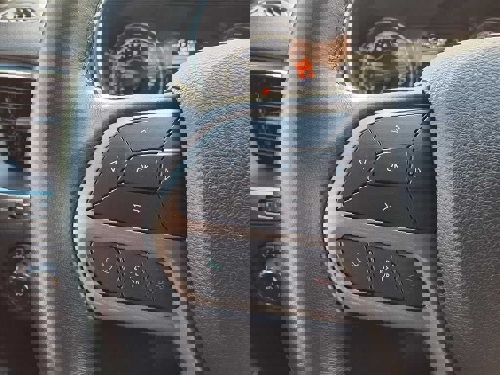 Used 2019 Jeep Cherokee Latitude Plus image 17