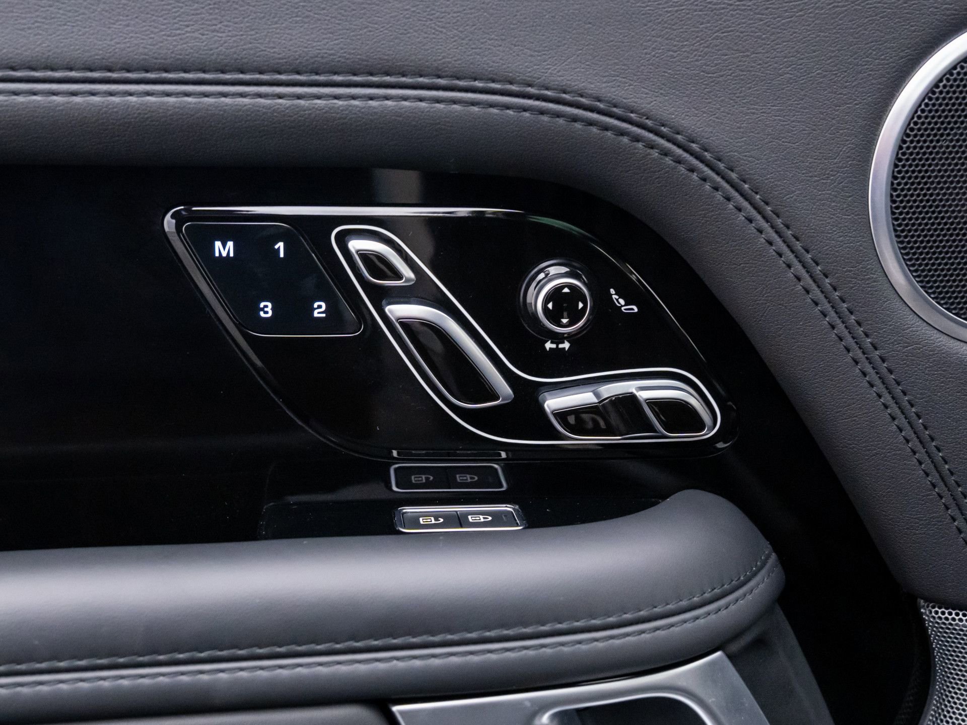 Used 2021 Land Rover Range Rover Westminster Edition image 14