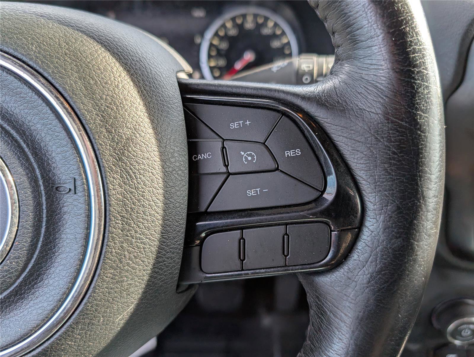 Used 2022 Jeep Renegade Altitude w/ Convenience Group image 22