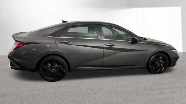 New 2026 Hyundai Elantra SEL Sport Premium FWD image 9